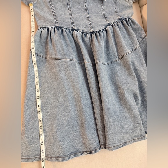 Denim Puff Sleeve Dress The fabric stretches a little. - Picture 7 of 9